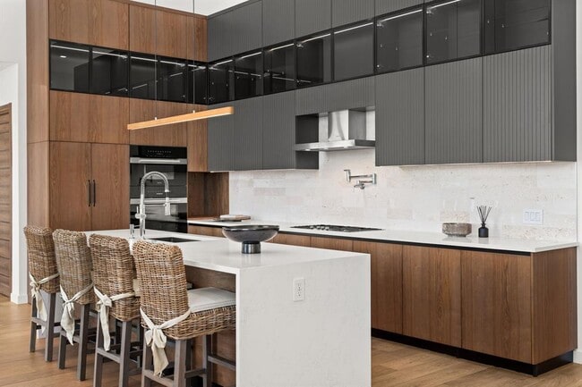 Building Photo - 2714 Lakehurst Rd