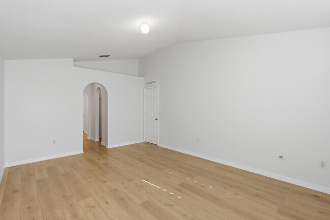 Building Photo - 3124 SW Armucher St