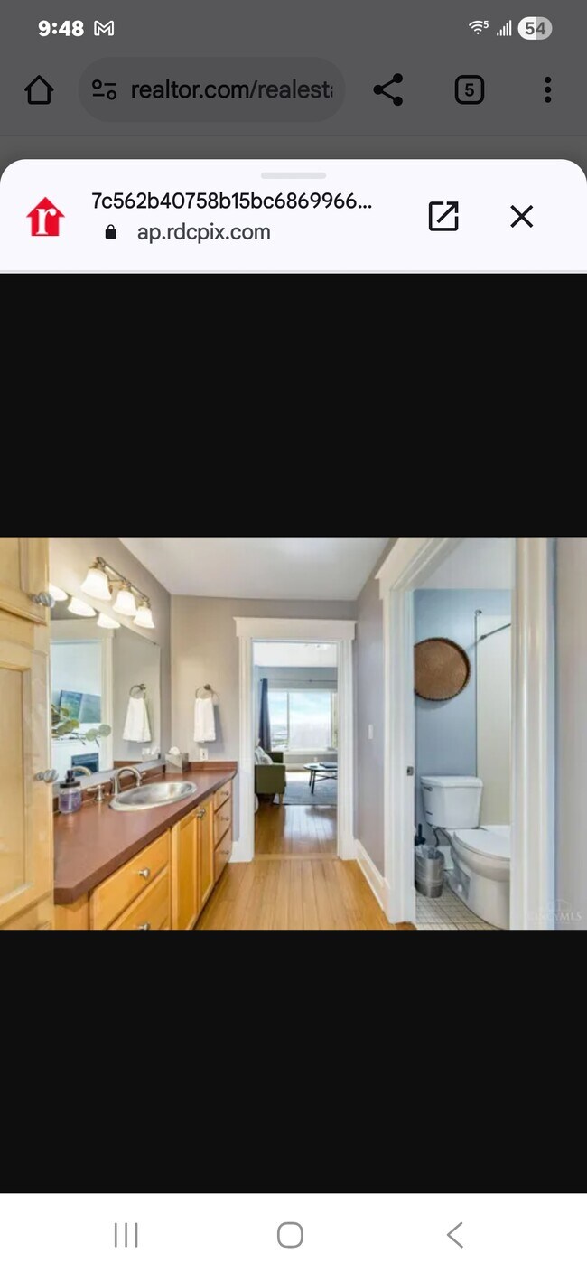 Building Photo - 395 Oregon St