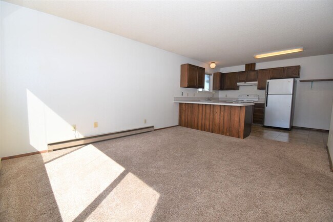 Building Photo - 2Bed 1.5Ba W/ Carport! Close to Trails, Ho...