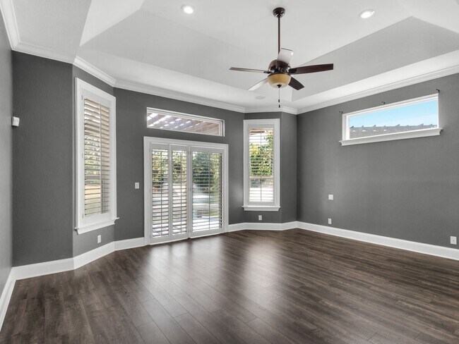 Building Photo - Gorgeous 3B/2.5B Home in Emerald Lakes Gat...