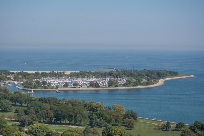 Building Photo - 3660 N Lake Shore Dr