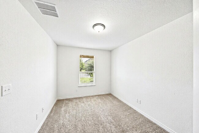 Building Photo - NEW RENTAL ALERT!!! READY NOW!!!