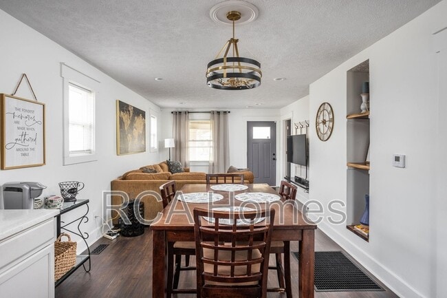 Building Photo - 1740 S Randolph St