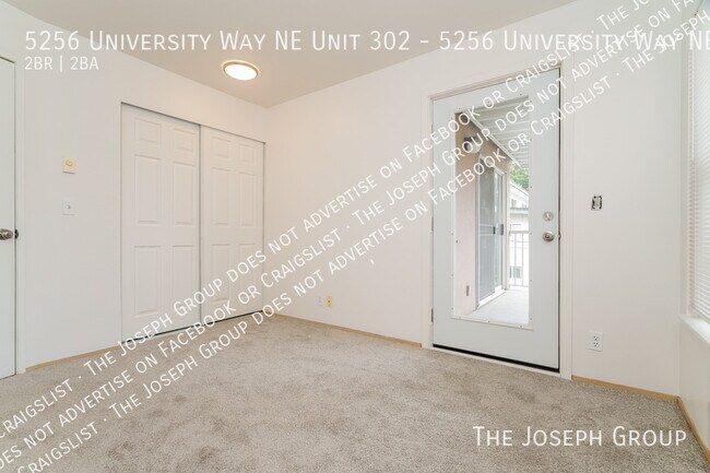 Building Photo - 5256 University Wy NE