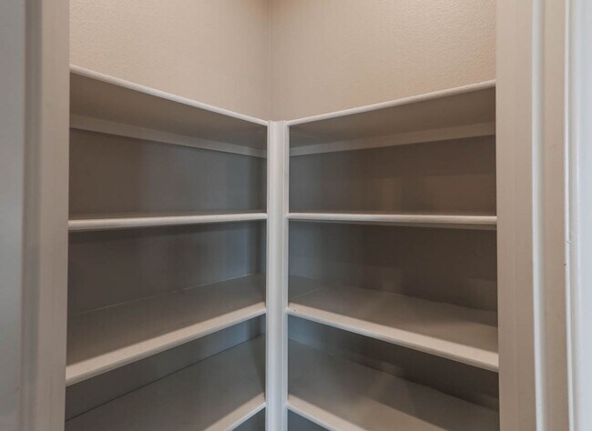 Building Photo - Beautiful 3 Bedroom Home, In Gated Community, Convenient To Nellis AFB