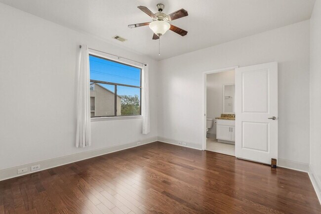 Building Photo - 2816 Rusk St