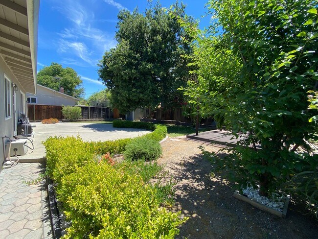 Building Photo - SAN JOSE WEST - Beautifully renovated home, great location