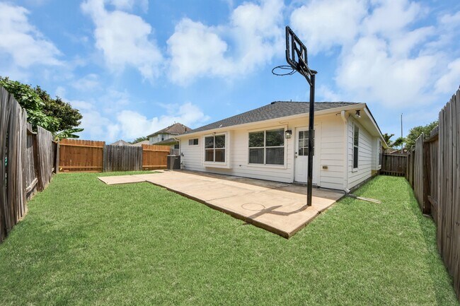 Building Photo - 12426 Magnolia Canyon