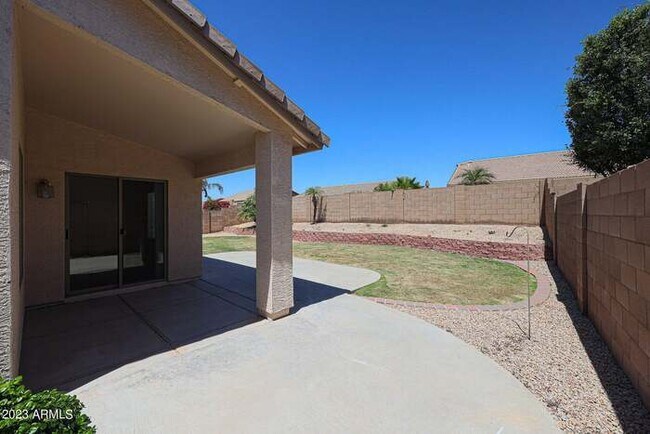 Building Photo - GREAT 3 bed, 2 bath home