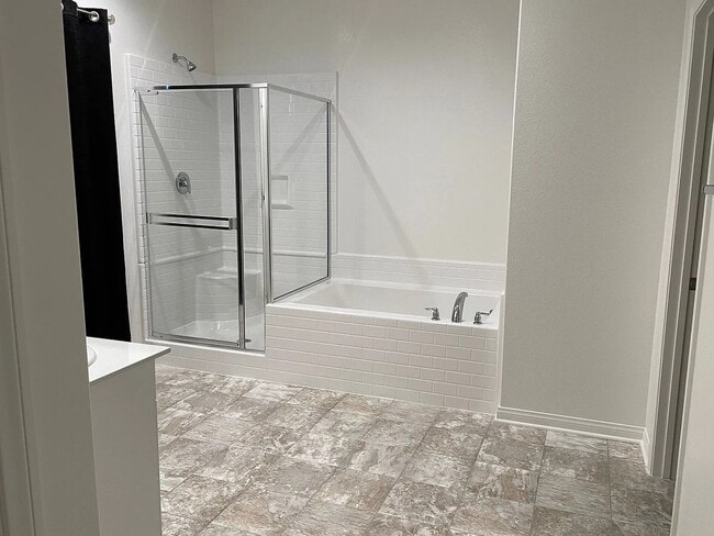 Building Photo - Elegant 7-Bedroom Retreat with Modern Upgr...