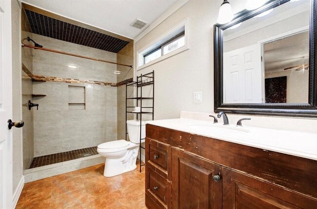 Building Photo - 11787 Stonehedge Dr