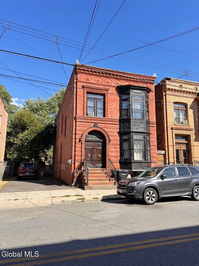 Building Photo - 2916 6th Ave