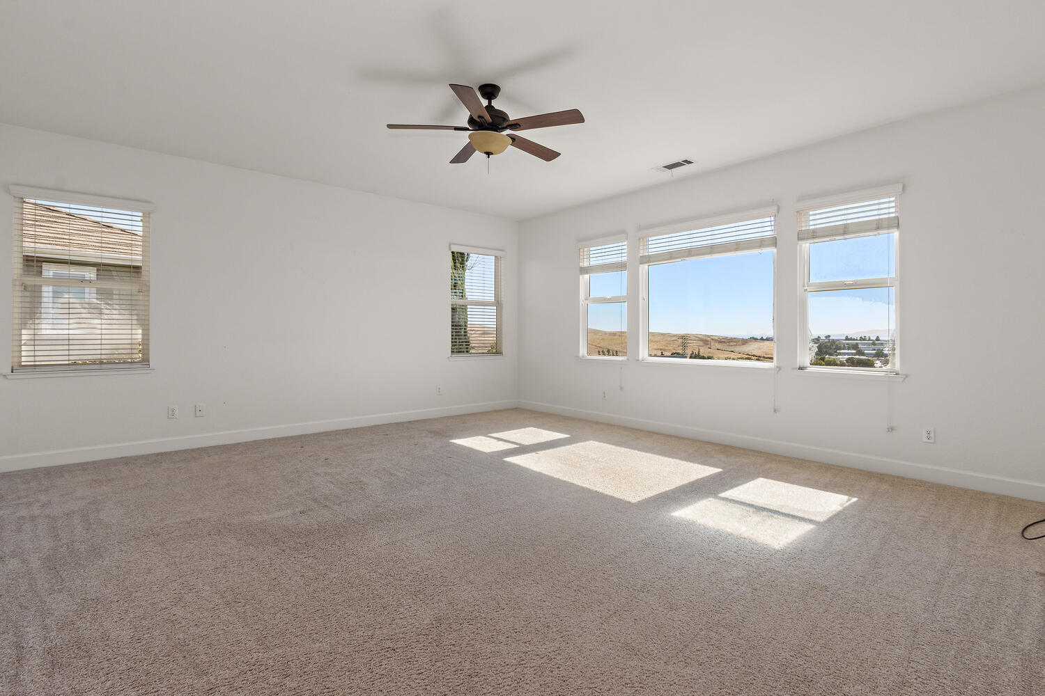 Building Photo - 460 Lansing Cir