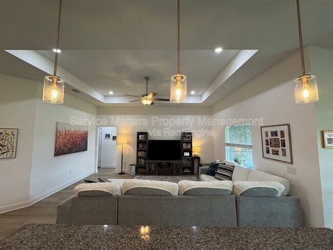 Building Photo - 5641 Micanopy Dr