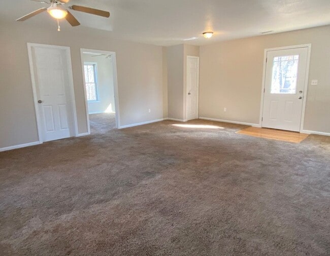 Building Photo - West Asheville Location