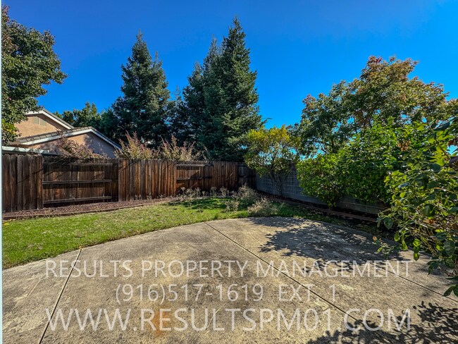 Building Photo - Lovely 4 bedroom Roseville home Olympus po...
