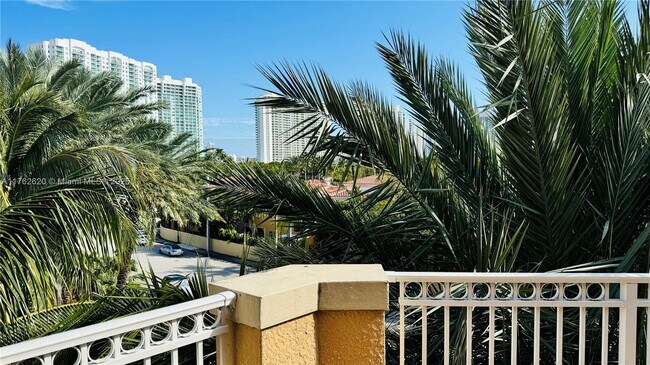 Building Photo - 3001 NE 185th St