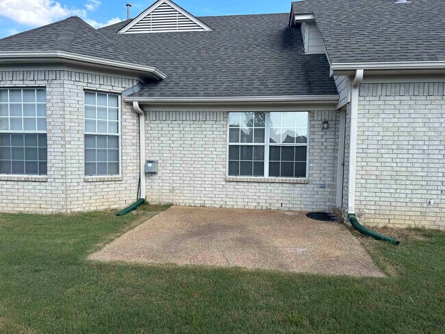 Building Photo - 8516 Boothes Ridge Dr