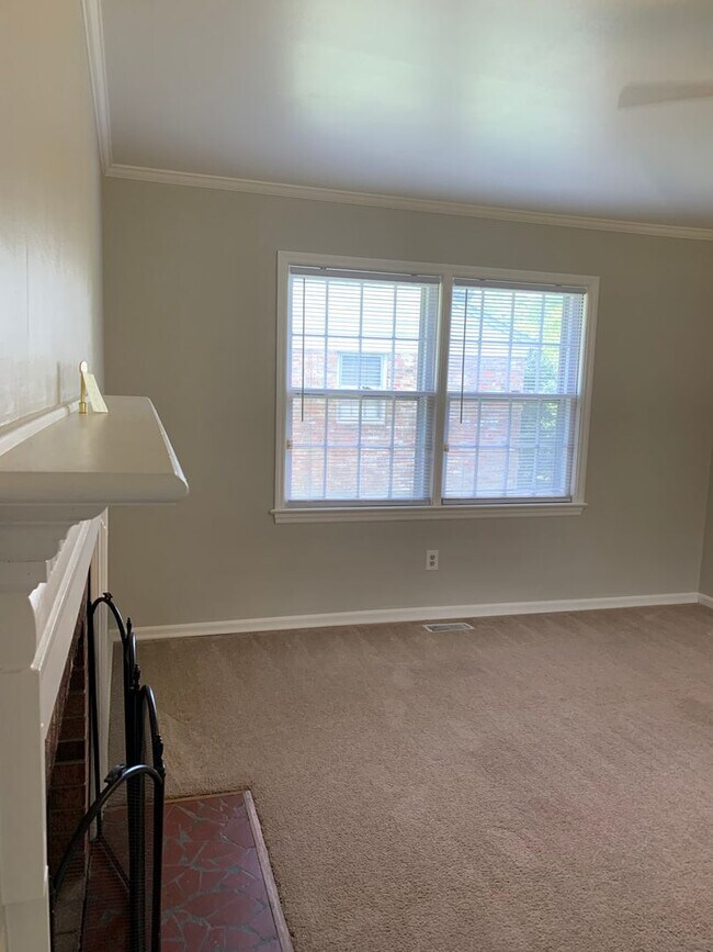 Building Photo - 309 Ronald Dr