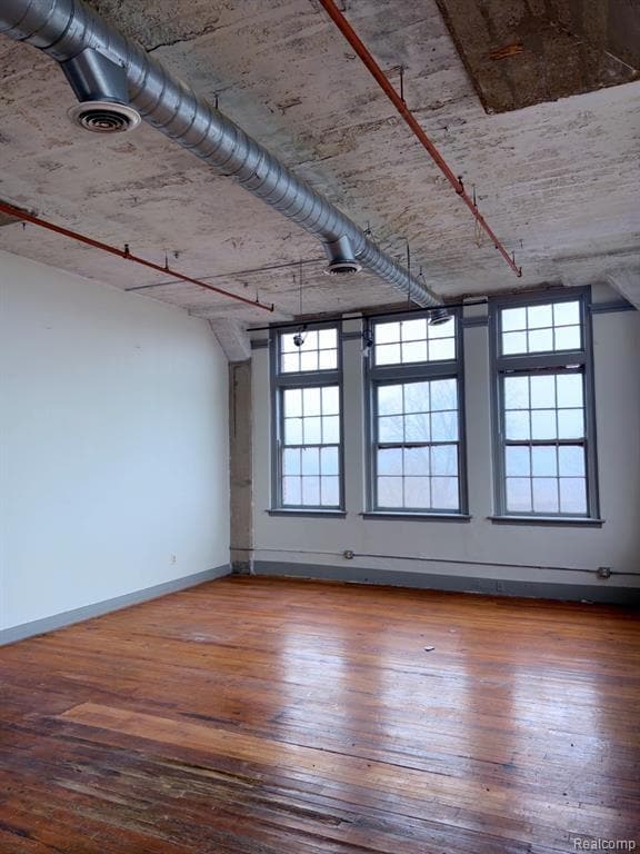 Building Photo - 5805 Lincoln St