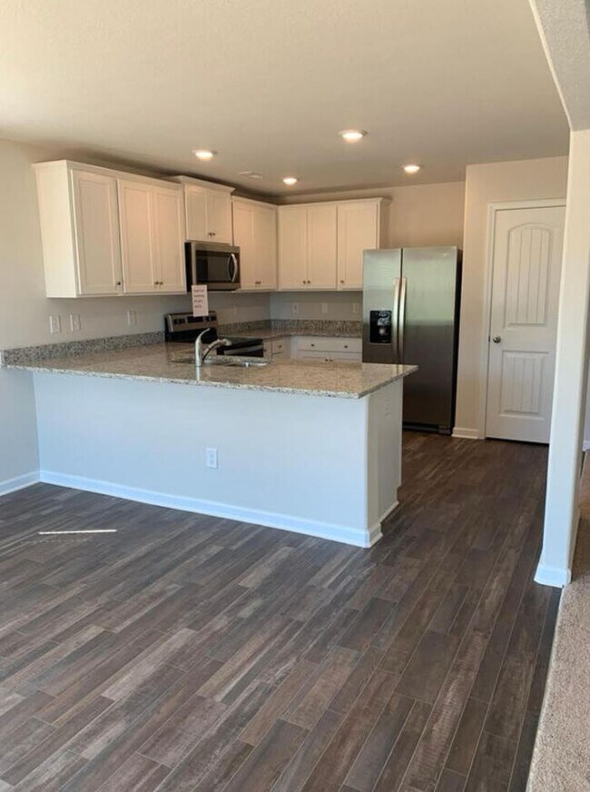 Building Photo - $250 OFF ON THE SECOND MONTH RENT FOR APPR...