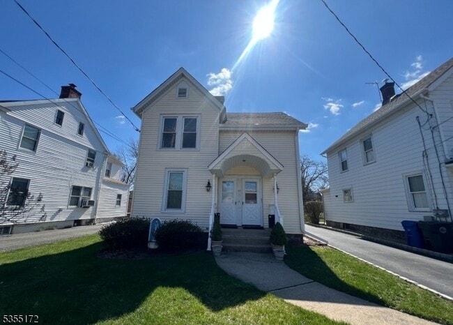 Building Photo - 19 E Hanover Ave
