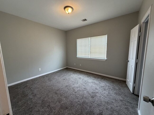 Building Photo - 3118 Barberry Dr