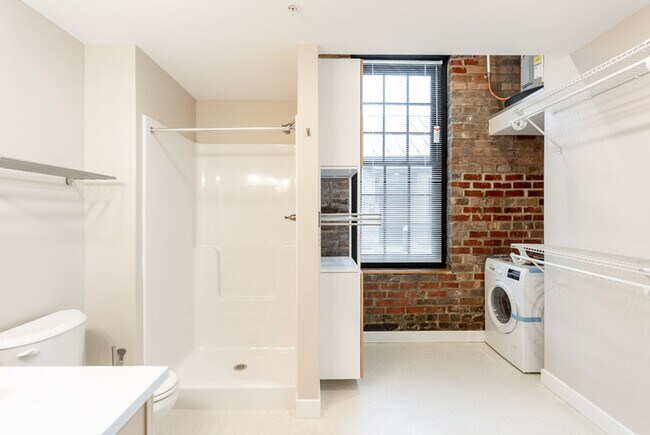 Building Photo - 225 Old South High St