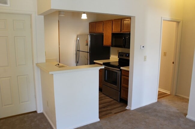 Building Photo - Wonderful 2 Bed Condo in Great Location