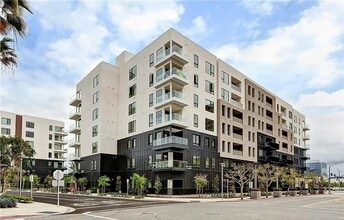 Building Photo - 1204 Rivington