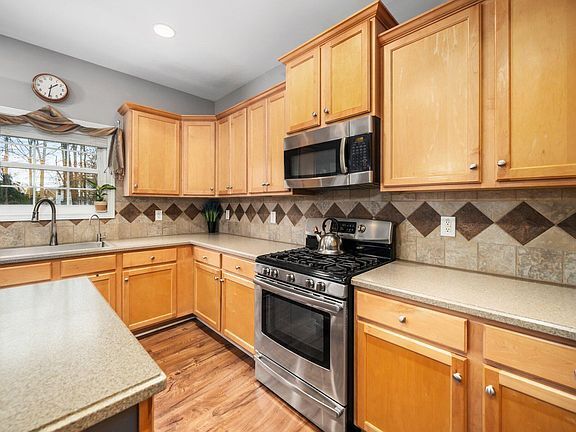 Building Photo - Build Equity While Leasing - Lease and Own...