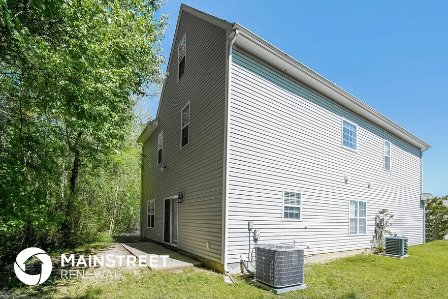 Building Photo - 3210 Hayling Dr