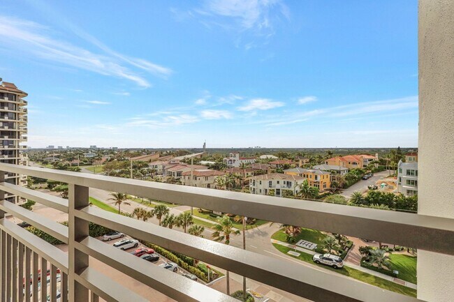 Building Photo - 840 Ocean Dr