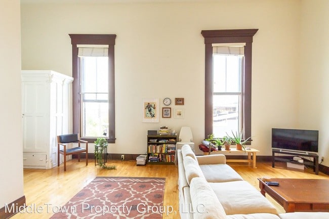 Building Photo - 120 S Walnut St