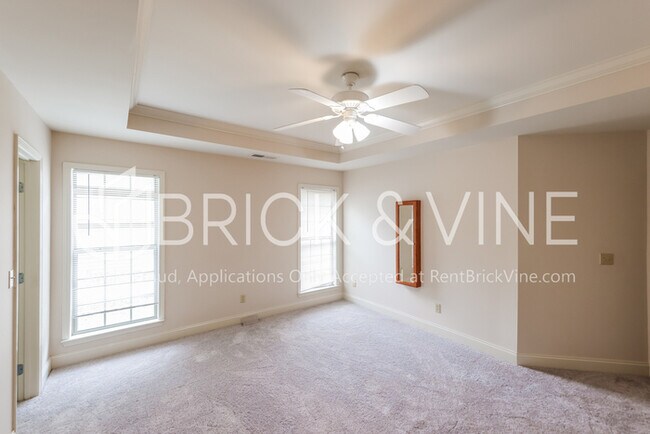 Building Photo - 5460 Virginia Way