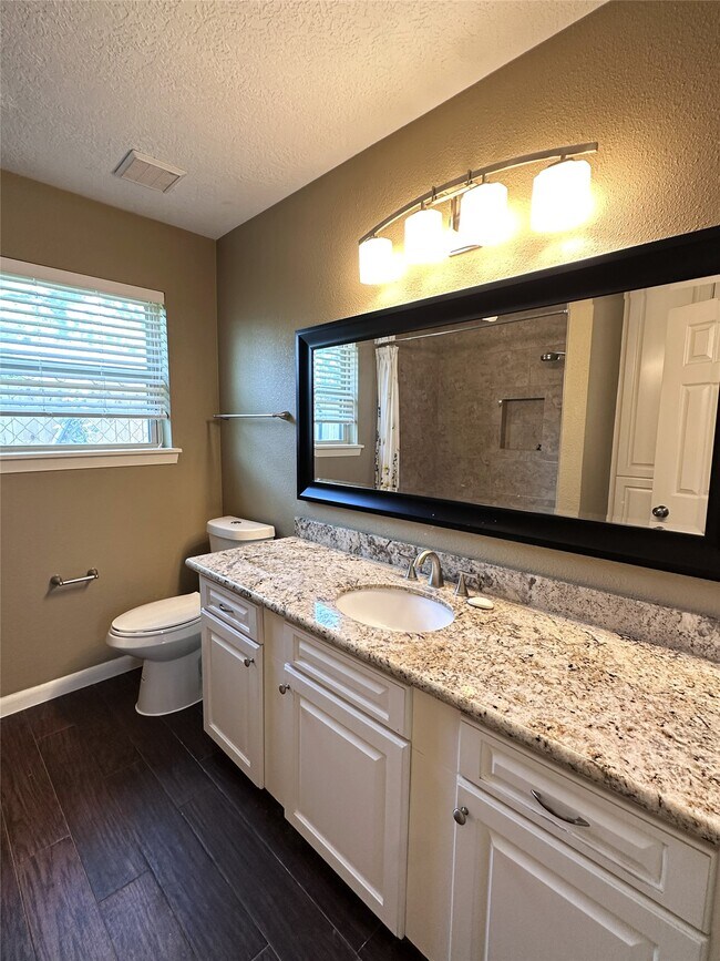 Building Photo - 1766 Maux Dr