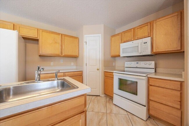 Building Photo - 163 Jocelyn Dr