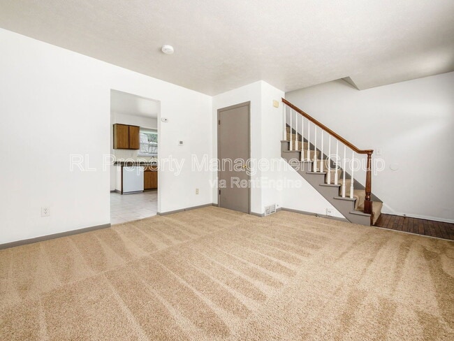 Building Photo - 464 Goshen Ct