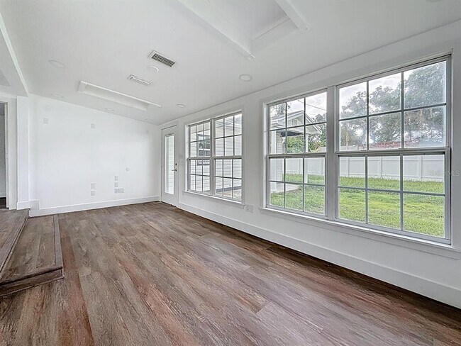Building Photo - 2122 52nd Ave N