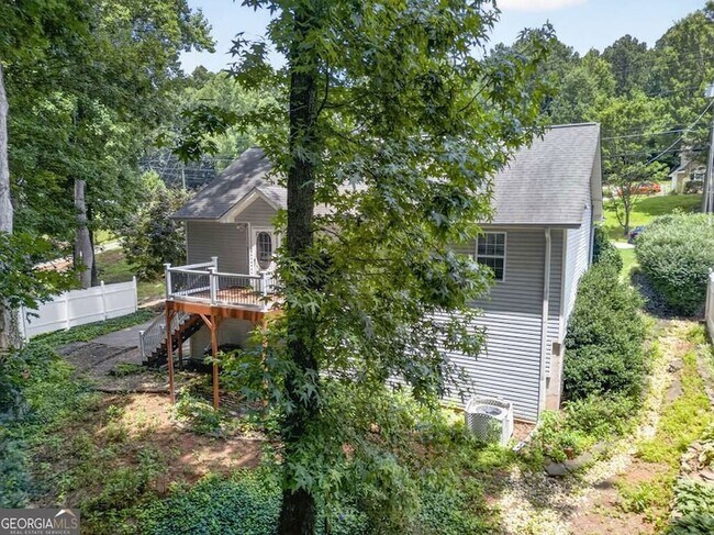 Building Photo - 72 Victorian Cir