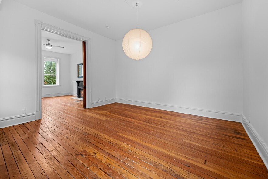 Building Photo - 2014 James St