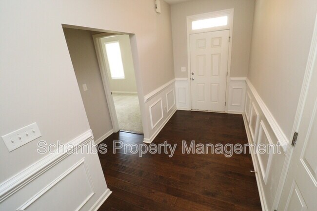 Building Photo - 84 Fairview St