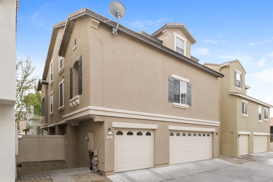 Building Photo - 163 W Tremaine Ct