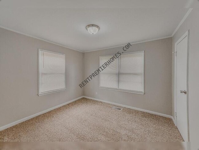 Building Photo - 306 Kay St