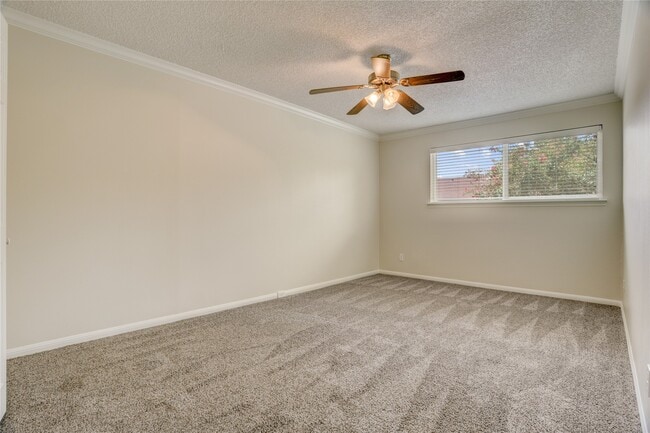 Building Photo - 2253 Triway Ln