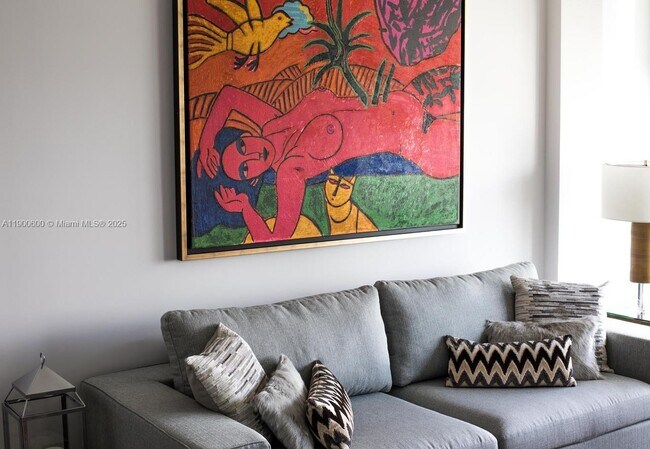 Building Photo - 68 SE 6th St