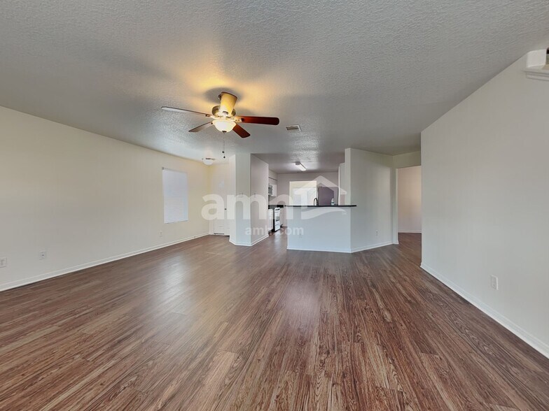 Building Photo - 16973 Scenic Knoll