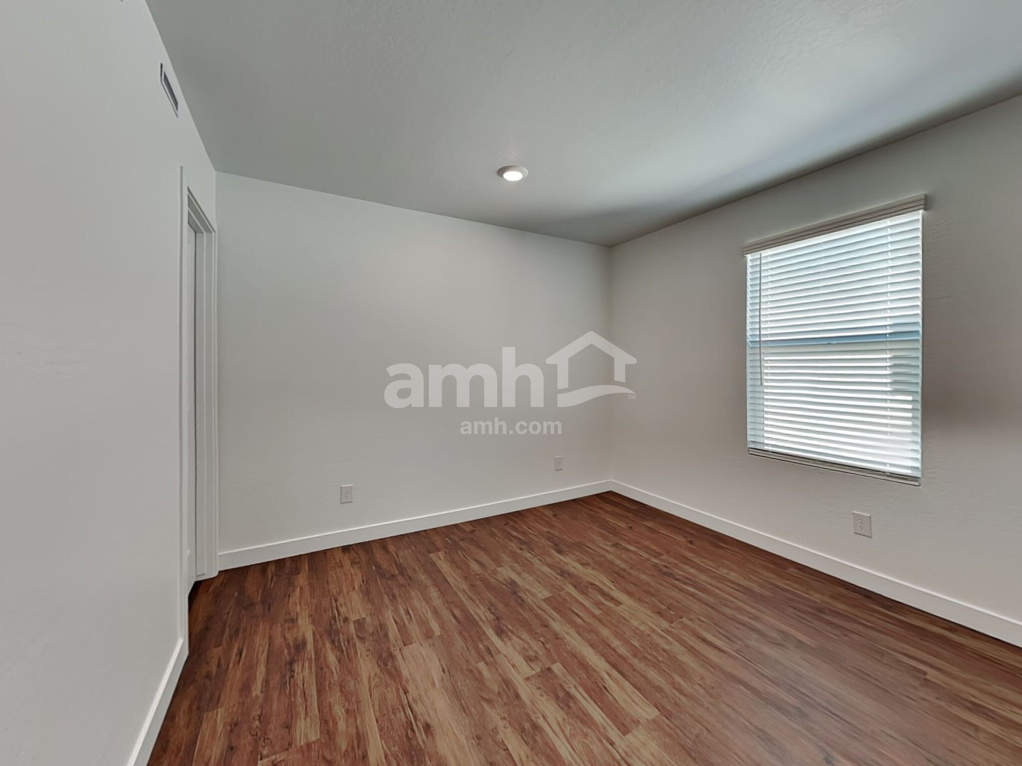 Building Photo - 8318 S 21st Ln