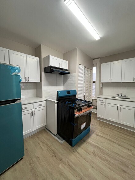 Primary Photo - 153 Seaview Ave